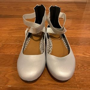 Daisy Fuentes Woman’s Flats
